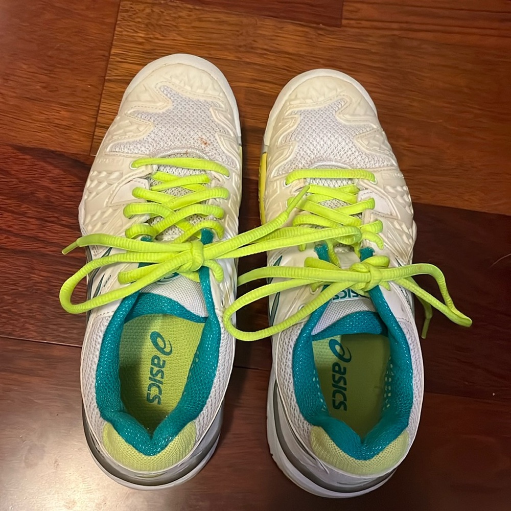 ASICS women’s Gel Resolution Tennis’s Shoes size 5